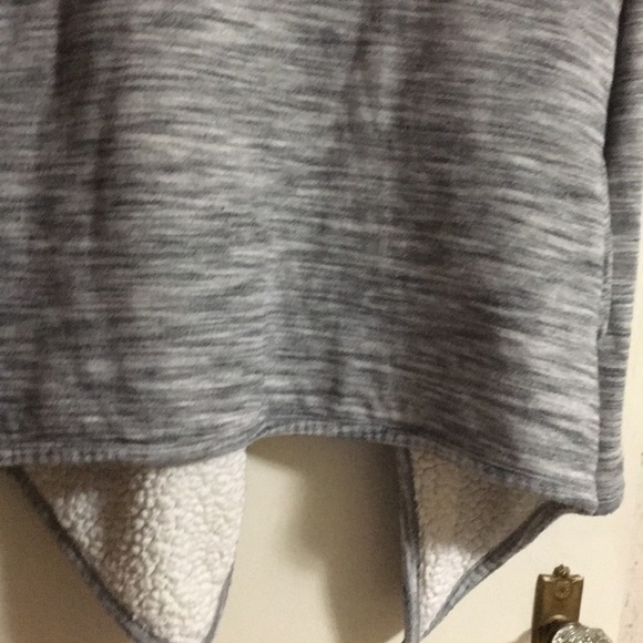 SUPER Soft GreenTea Sweater (with Pockets!) Sz M - Picture 2 of 8